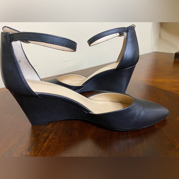 Black wedge heel shoes by Franco Sarto - Picture 2 of 5